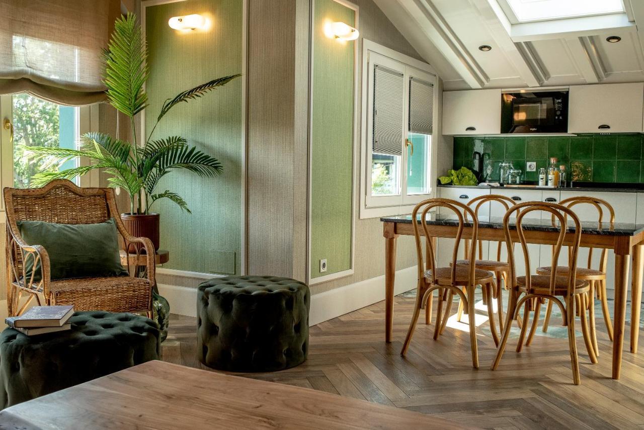Apartamentos Boutique Fuente Real Comillas Eksteriør billede